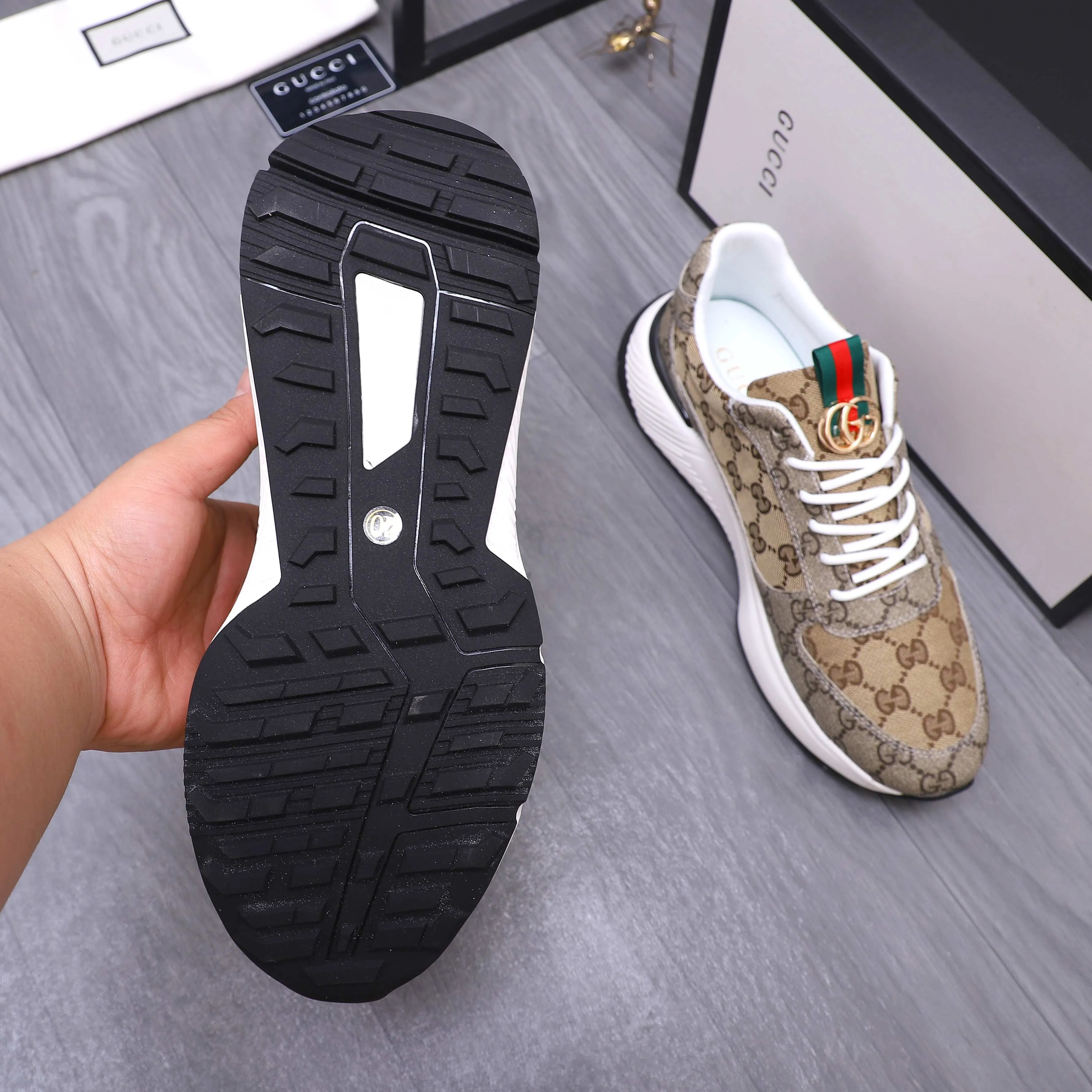 Men's shoes 💰460 Product trademark: GUCCI "Gucci" casual shoes Regular size: 38-44 (45 is custom-made and non-returnable) Product materials: Selected cowhide stitching breathable woven upper, breathable mesh lining, rubber outsole